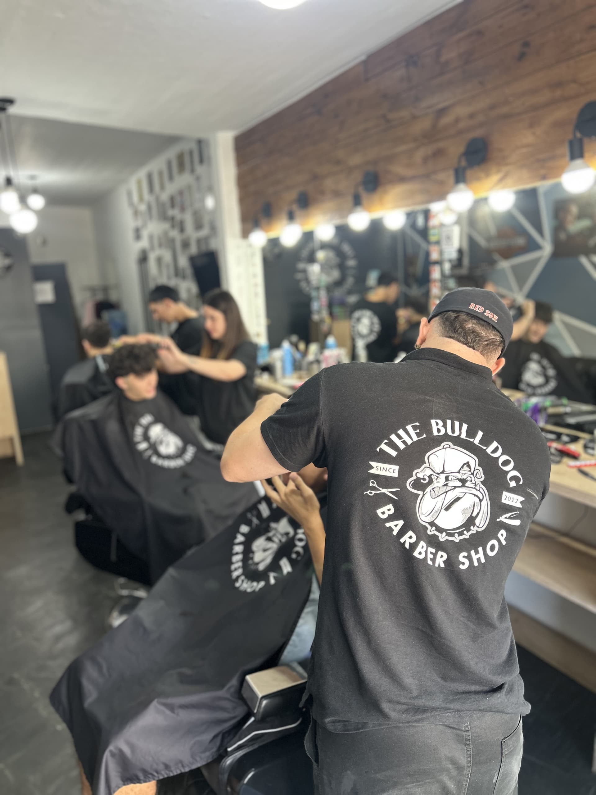 Corte de pelo y barba en The Bulldog Barber Shop, barbería en Buenos Aires (foto 3 de 11)